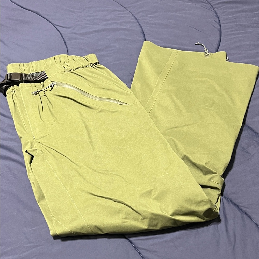Chugach TR Rain Pant by Kuiu. Never worn. Size medium